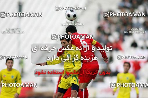 1239626, Tehran, Iran, Iran Pro League، Persian Gulf Cup، 2008-09 season، First Leg، Week 17، Rah Ahan ۱ v ۰ Persepolis on 2008/12/04 at Azadi Stadium