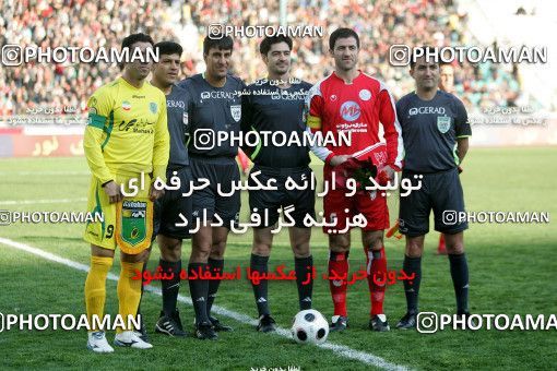 1240063, Tehran, Iran, Iran Pro League، Persian Gulf Cup، 2008-09 season، First Leg، Week 17، Rah Ahan ۱ v ۰ Persepolis on 2008/12/04 at Azadi Stadium