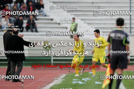 1240237, Tehran, Iran, Iran Pro League، Persian Gulf Cup، 2008-09 season، First Leg، Week 17، Rah Ahan ۱ v ۰ Persepolis on 2008/12/04 at Azadi Stadium