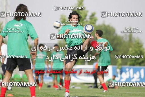 1270004, Tehran, , Iran National Football Team Training Session on 2005/05/26 at Iran National Football Center