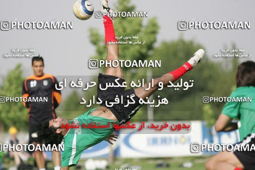 1269983, Tehran, , Iran National Football Team Training Session on 2005/05/26 at Iran National Football Center