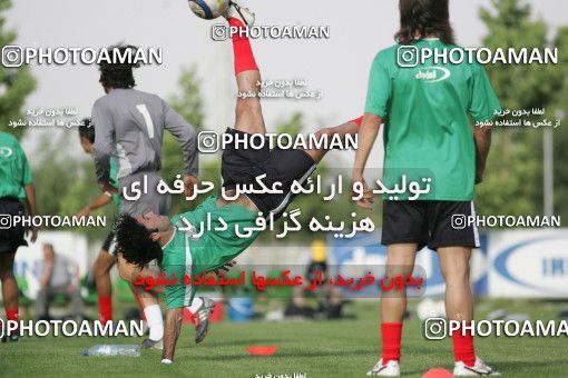 1270076, Tehran, , Iran National Football Team Training Session on 2005/05/26 at Iran National Football Center