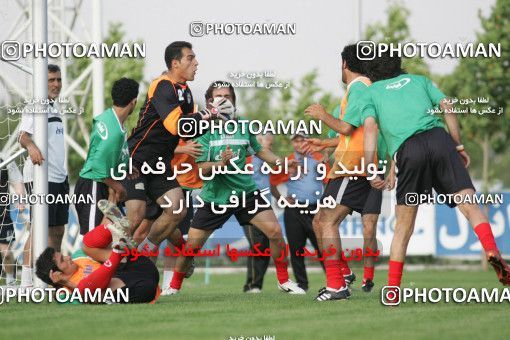 1270040, Tehran, , Iran National Football Team Training Session on 2005/05/26 at Iran National Football Center