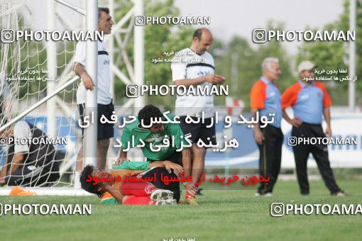 1270029, Tehran, , Iran National Football Team Training Session on 2005/05/26 at Iran National Football Center