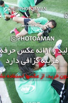 1270099, Tehran, Iran, Iran National Football Team Training Session on 2005/05/28 at Azadi Stadium