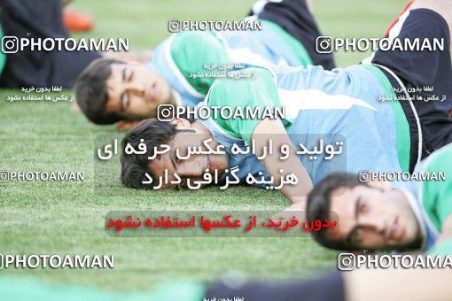 1270106, Tehran, Iran, Iran National Football Team Training Session on 2005/05/28 at Azadi Stadium