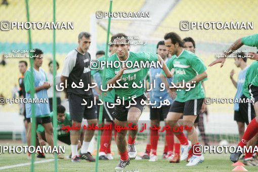 1270131, Tehran, Iran, Iran National Football Team Training Session on 2005/05/28 at Azadi Stadium