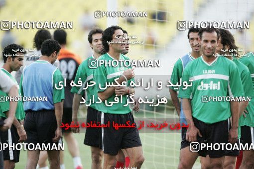 1270110, Tehran, Iran, Iran National Football Team Training Session on 2005/05/28 at Azadi Stadium