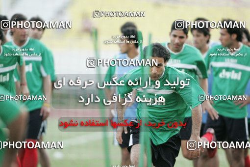 1270105, Tehran, Iran, Iran National Football Team Training Session on 2005/05/28 at Azadi Stadium