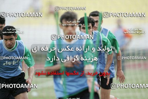 1270133, Tehran, Iran, Iran National Football Team Training Session on 2005/05/28 at Azadi Stadium