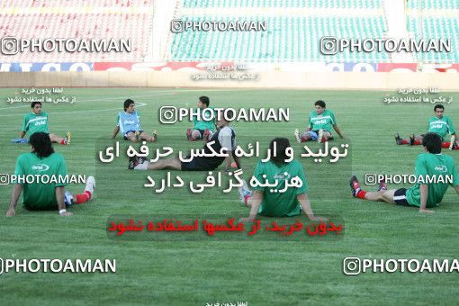 1270258, Tehran, Iran, Iran National Football Team Training Session on 2005/05/28 at Azadi Stadium