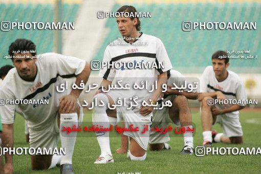 1270668, Tehran, , مسابقات مقدماتی جام جهانی 2006 آلمان, Iran National Football Team Training Session on 2005/06/02 at Azadi Stadium