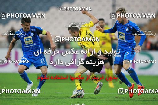 1286964, Tehran, , Iran Pro League، Persian Gulf Cup، 2018-19 season، First Leg، Week 10، Esteghlal ۰ v ۱ Sepahan on 2018/10/26 at Azadi Stadium