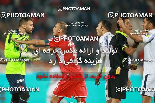 1315465, Tehran, Iran, Iran Pro League، Persian Gulf Cup، 2018-19 season، First Leg، Week 9، Persepolis 2 v ۱ Paykan on 2018/11/19 at Azadi Stadium