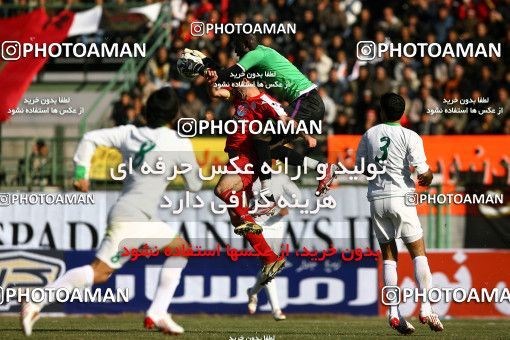 1319019, Isfahan,Fooladshahr, , Iran Pro League، Persian Gulf Cup، 2008-09 season، Second Leg، Week 21، Zob Ahan Esfahan 3 v ۱ Persepolis on 2009/01/03 at Foolad Shahr Stadium