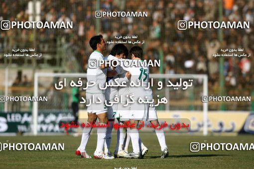 1319110, Isfahan,Fooladshahr, , Iran Pro League، Persian Gulf Cup، 2008-09 season، Second Leg، Week 21، Zob Ahan Esfahan 3 v ۱ Persepolis on 2009/01/03 at Foolad Shahr Stadium