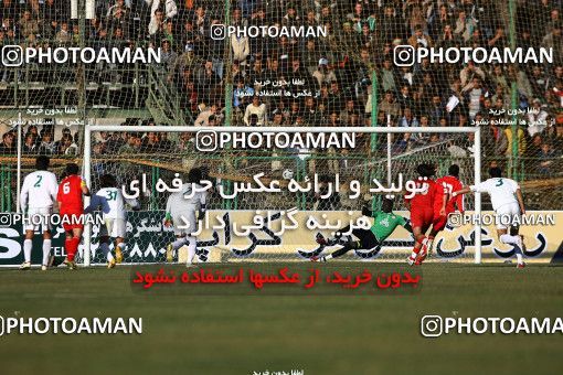 1319079, Isfahan,Fooladshahr, , Iran Pro League، Persian Gulf Cup، 2008-09 season، Second Leg، Week 21، Zob Ahan Esfahan 3 v ۱ Persepolis on 2009/01/03 at Foolad Shahr Stadium