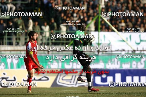 1318922, Isfahan,Fooladshahr, , Iran Pro League، Persian Gulf Cup، 2008-09 season، Second Leg، Week 21، Zob Ahan Esfahan 3 v ۱ Persepolis on 2009/01/03 at Foolad Shahr Stadium