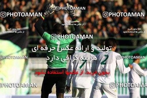 1318974, Isfahan,Fooladshahr, , Iran Pro League، Persian Gulf Cup، 2008-09 season، Second Leg، Week 21، Zob Ahan Esfahan 3 v ۱ Persepolis on 2009/01/03 at Foolad Shahr Stadium