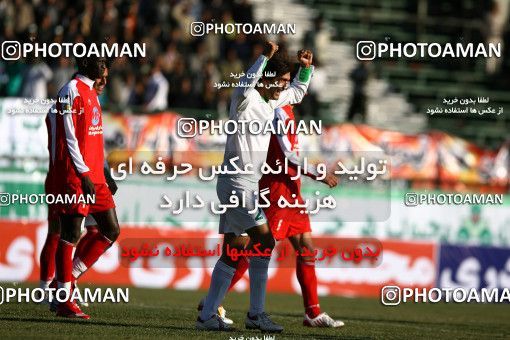 1318934, Isfahan,Fooladshahr, , Iran Pro League، Persian Gulf Cup، 2008-09 season، Second Leg، Week 21، Zob Ahan Esfahan 3 v ۱ Persepolis on 2009/01/03 at Foolad Shahr Stadium