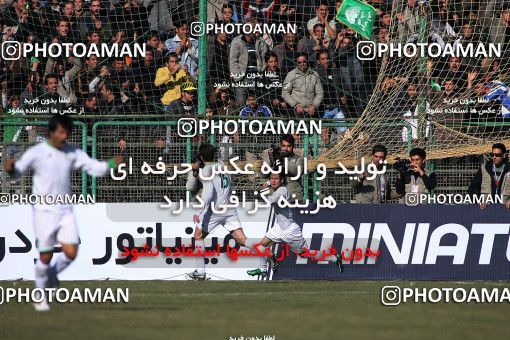 1317785, Isfahan,Fooladshahr, , Iran Pro League، Persian Gulf Cup، 2008-09 season، Second Leg، Week 21، Zob Ahan Esfahan 3 v ۱ Persepolis on 2009/01/03 at Foolad Shahr Stadium