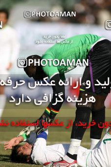 1317845, Isfahan,Fooladshahr, , Iran Pro League، Persian Gulf Cup، 2008-09 season، Second Leg، Week 21، Zob Ahan Esfahan 3 v ۱ Persepolis on 2009/01/03 at Foolad Shahr Stadium