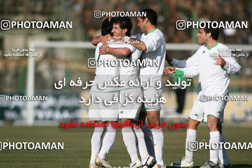 1317851, Isfahan,Fooladshahr, , Iran Pro League، Persian Gulf Cup، 2008-09 season، Second Leg، Week 21، Zob Ahan Esfahan 3 v ۱ Persepolis on 2009/01/03 at Foolad Shahr Stadium