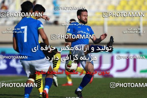 1348735, Ahvaz, , Iran Pro League، Persian Gulf Cup، 2018-19 season، First Leg، Week 15، Esteghlal Khouzestan ۱ v ۱ Sepahan on 2018/12/15 at Ahvaz Ghadir Stadium