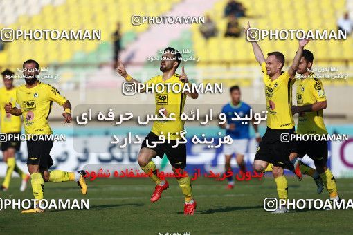 1348754, Ahvaz, , Iran Pro League، Persian Gulf Cup، 2018-19 season، First Leg، Week 15، Esteghlal Khouzestan ۱ v ۱ Sepahan on 2018/12/15 at Ahvaz Ghadir Stadium