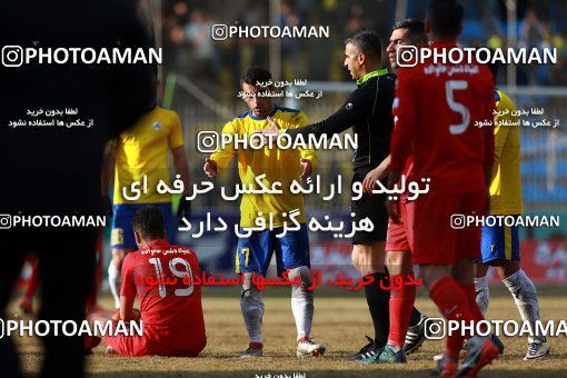 1382696, Ahvaz, , Iran Pro League، Persian Gulf Cup، 2018-19 season، Second Leg، Week 20، Naft M Soleyman 2 v 2 Nassaji Mazandaran F.C on 2019/03/01 at Behnam Mohammadi Stadium