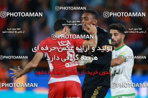 1403642, Tehran, , Iran Pro League، Persian Gulf Cup، 2018-19 season، Second Leg، Week 29، Persepolis ۱ v ۱ Gostaresh Foulad Tabriz on 2019/05/11 at Azadi Stadium