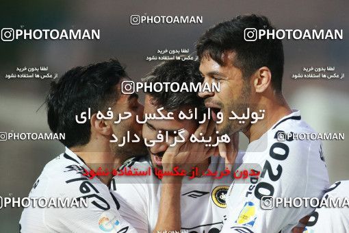 1424760, Tehran,Shahr Qods, , Iran Pro League، Persian Gulf Cup، 2018-19 season، Second Leg، Week 26، Saipa 2 v 5 Sepahan on 2019/04/18 at Shahr-e Qods Stadium