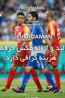 1437703, Tehran, , Iran Football Pro League، Persian Gulf Cup، 2018-19 Season، First Leg، Week 2، Esteghlal ۱ v ۱ Foulad Khouzestan on 2019/08/29 at Azadi Stadium