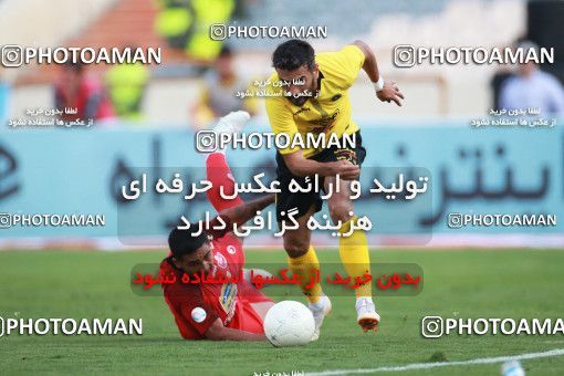 1471871, Tehran, Iran, Iran Football Pro League، Persian Gulf Cup، 2018-19 Season، First Leg، Week 5، Persepolis ۰ v 2 Sepahan on 2019/09/26 at Azadi Stadium