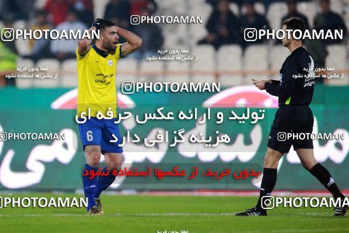 1482029, Tehran, , Iran Football Pro League، Persian Gulf Cup، 2018-19 Season، First Leg، Week 11، Persepolis ۰ v ۱ Naft M Soleyman on 2019/11/22 at Azadi Stadium