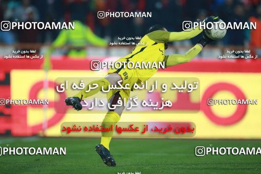 1503736, Tehran, , Iran Football Pro League، Persian Gulf Cup، 2018-19 Season، First Leg، Week 12، Persepolis ۱ v ۰ Nassaji Mazandaran F.C on 2019/12/27 at Azadi Stadium