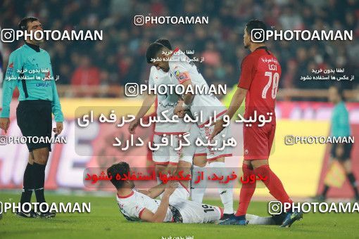 1503934, Tehran, , Iran Football Pro League، Persian Gulf Cup، 2018-19 Season، First Leg، Week 12، Persepolis ۱ v ۰ Nassaji Mazandaran F.C on 2019/12/27 at Azadi Stadium