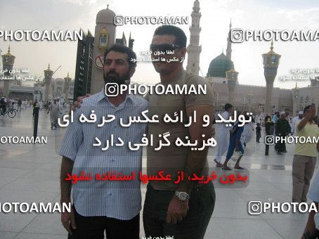 1504325, مدینه, عربستان, مسابقات فوتبال مقدماتی جام جهانی ۲۰۱۰ آفریقای جنوبی, 1387/06/17, حضور تیم ملی فوتبال ایران در مسجدالنبی و قبرستان بقیع