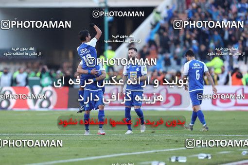 1697281, Tehran, Iran, Iran Football Pro League، Persian Gulf Cup، 2018-19 Season، Second Leg، Week 19، Persepolis 2 v 2 Esteghlal on 2020/02/06 at Azadi Stadium