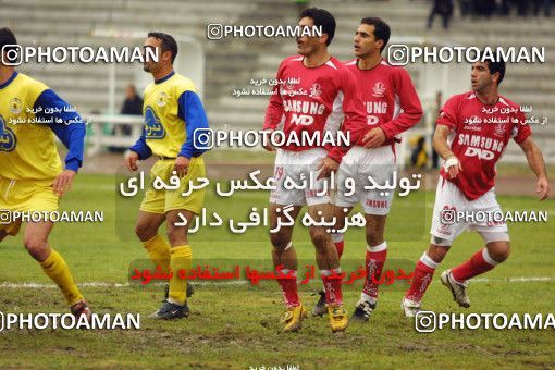 1518532, Tehran, Iran, Iranian Football Pro League، Persian Gulf Cup، 2002-2003 Season، Persepolis 2 v ۰ Fajr-e Sepasi Shiraz on 2002/12/13 at Takhti Stadium