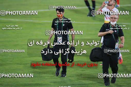 1537105, Tehran, Iran, Iran Football Pro League، Persian Gulf Cup، 2018-19 Season، Second Leg، Week 25، Persepolis ۱ v ۰ Foulad Khouzestan on 2020/07/18 at Azadi Stadium