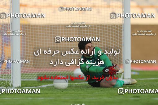 1553126, Tehran, Iran, Iran Pro League، Persian Gulf Cup، 2020-21 season، First Leg، Week 6، Persepolis ۱ v ۱ Zob Ahan Esfahan on 2020/12/31 at Azadi Stadium