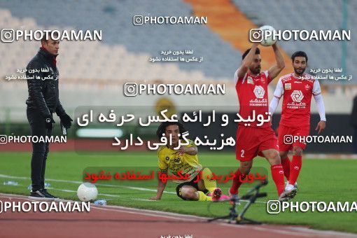 1553053, Tehran, Iran, Iran Pro League، Persian Gulf Cup، 2020-21 season، First Leg، Week 7، Persepolis ۰ v ۰ Sepahan on 2021/01/05 at Azadi Stadium