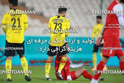 1551232, Tehran, Iran, Iran Pro League، Persian Gulf Cup، 2020-21 season، First Leg، Week 7، Persepolis ۰ v ۰ Sepahan on 2021/01/05 at Azadi Stadium