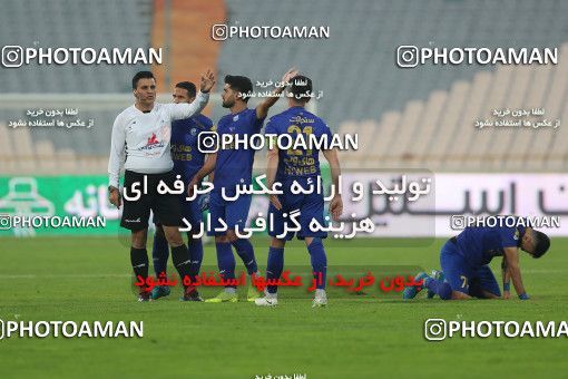 1553935, Tehran, Iran, Iran Pro League، Persian Gulf Cup، 2020-21 season، First Leg، Week 8، Esteghlal 2 v 2 Persepolis on 2021/01/11 at Azadi Stadium