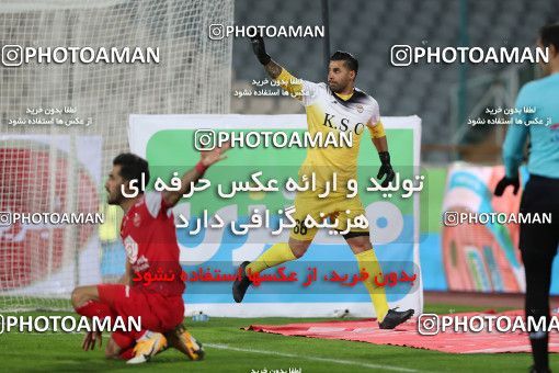 1561742, Tehran, Iran, Iran Pro League، Persian Gulf Cup، 2020-21 season، First Leg، Week 11، Persepolis 2 v ۱ Foulad Khouzestan on 2021/01/18 at Azadi Stadium