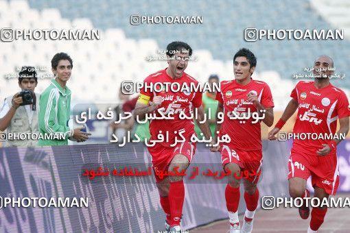 1566421, Tehran, Iran, Iran Pro League، Persian Gulf Cup، 2009-10 season، First Leg، Week 10، Persepolis 4 v 2 Fajr-e Sepasi Shiraz on 2009/10/07 at Azadi Stadium