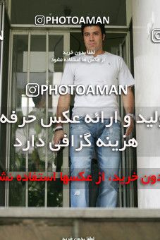 1587148, ایران، تهران، 1385/05/15، عکس های پرتره محمد نوازی