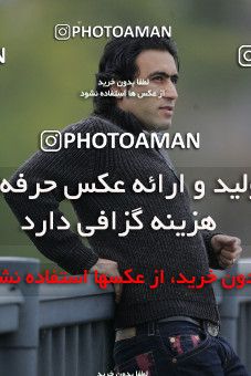 1587321, آلمان، فرانکفورت، 1386/08/04، عکس های پرتره مهدی مهدوی کیا