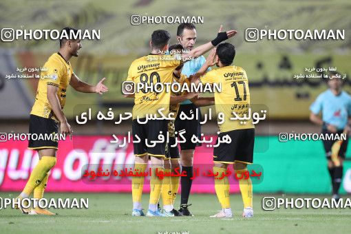 1649084, Isfahan, Iran, Iran Pro League، Persian Gulf Cup، 2020-21 season، Second Leg، Week 22، Sepahan ۱ v ۱ Persepolis on 2021/05/09 at Naghsh-e Jahan Stadium